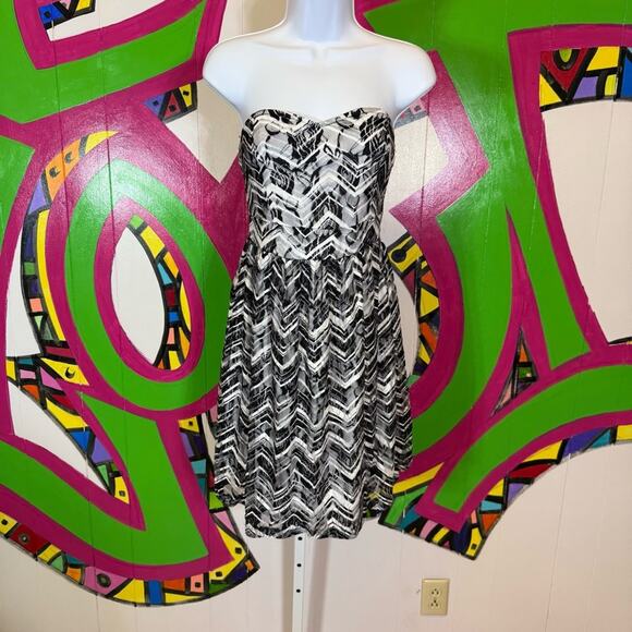 Vanity, Strapless Mini Dress. Size Small. Good used condition! - Picture 1 of 7